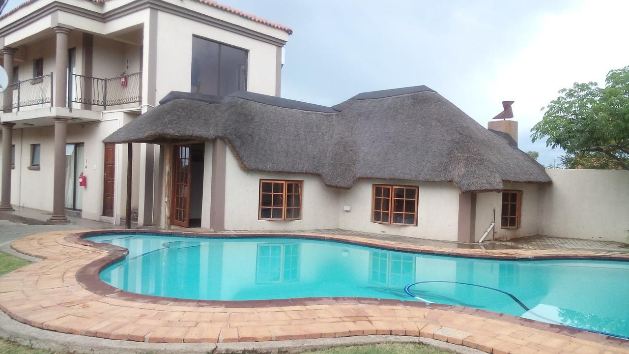 Lekoa Bed And Breakfast And Trading Vanderbijlpark Exterior foto